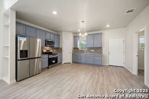 Building Photo - 9322 Clamp Ave