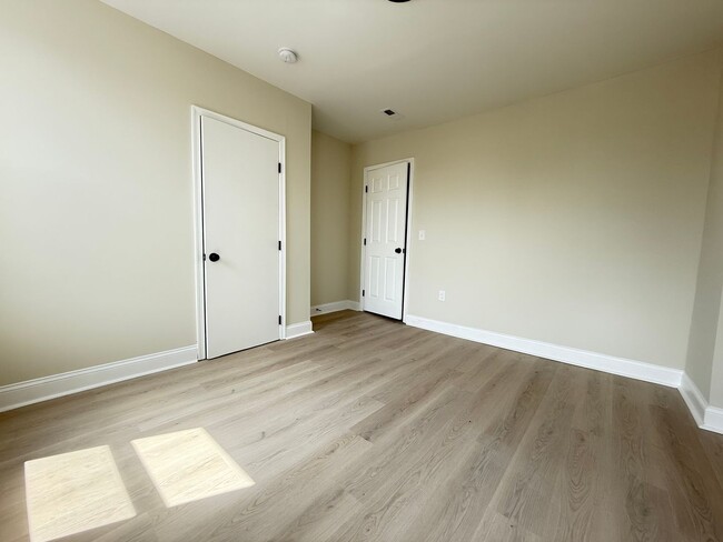 Building Photo - Three Bedroom Home in Baltimore