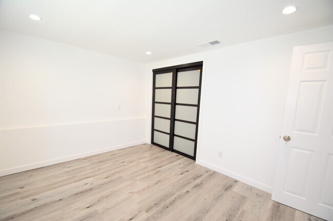 Building Photo - 187 Camelia Dr