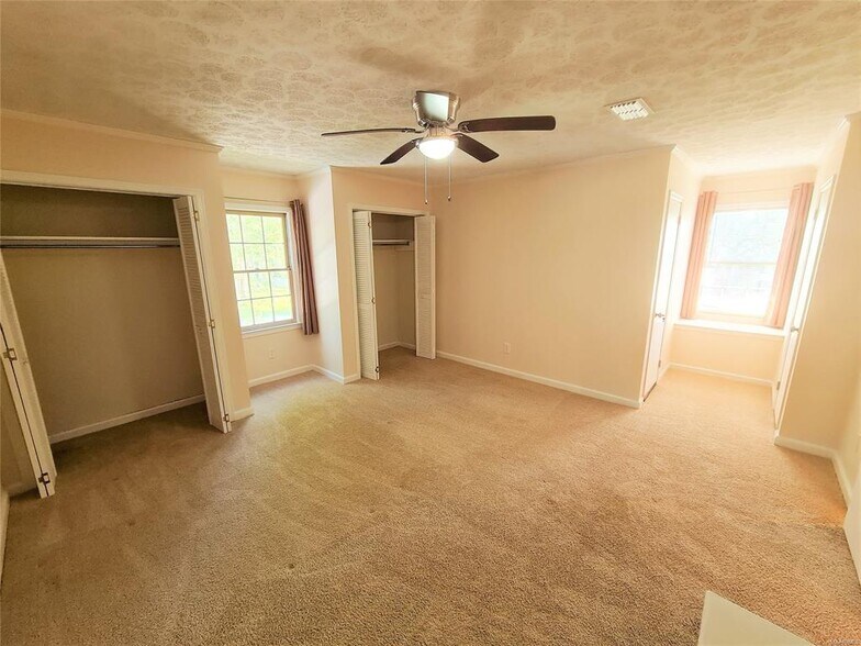 Building Photo - 6474 Halcyon Dr