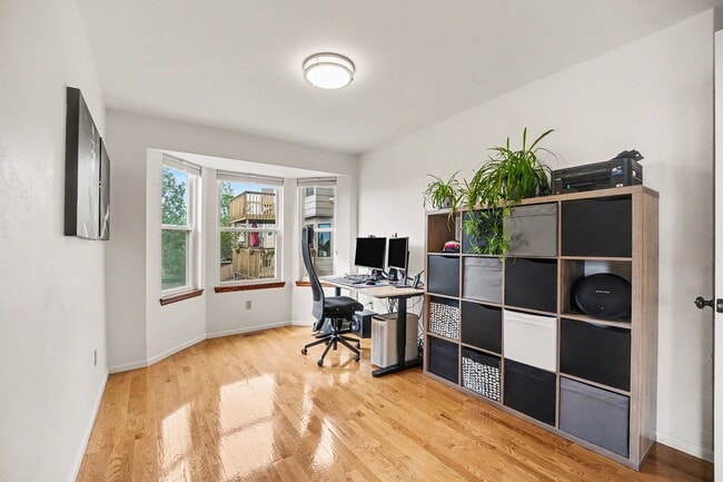 Building Photo - 448 Somerset Dr