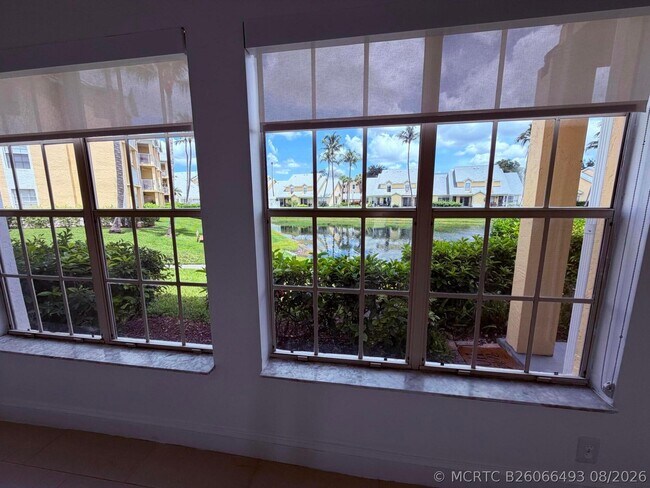 Building Photo - 6347 La Costa Dr