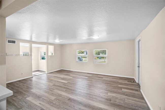 Building Photo - 212 SW 11th St