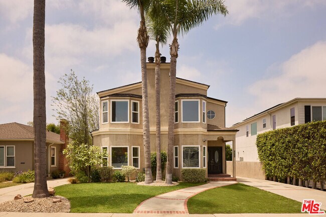Building Photo - 2955 Kelton Ave