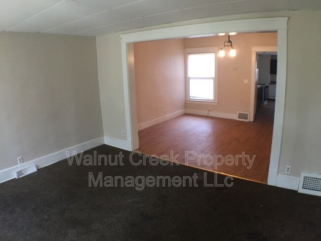 Building Photo - 2105 E 31st St