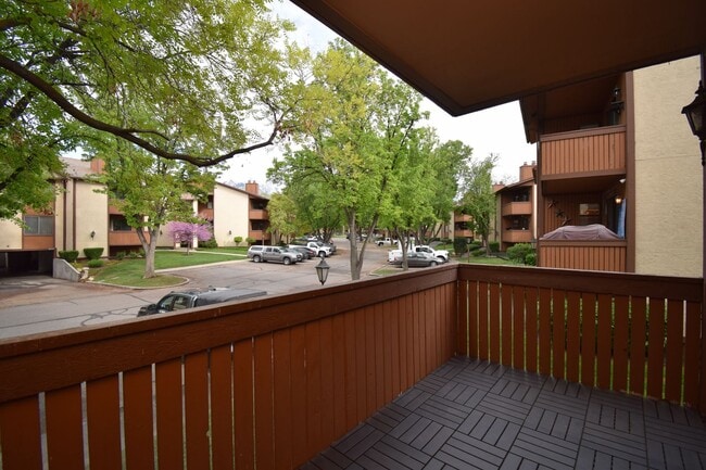 Building Photo - Charming 1 Bed 1 bath Condo in the Heart of Fort Union!!!