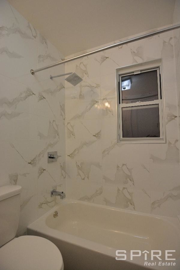 Building Photo - 200 Lawrence Ave