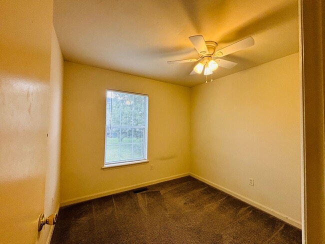 Building Photo - 1417 Jennifer Dr