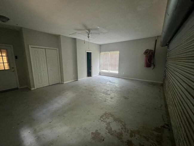 Building Photo - Gorgeous 4 bedroom 4.5 bathroom home in Ki...