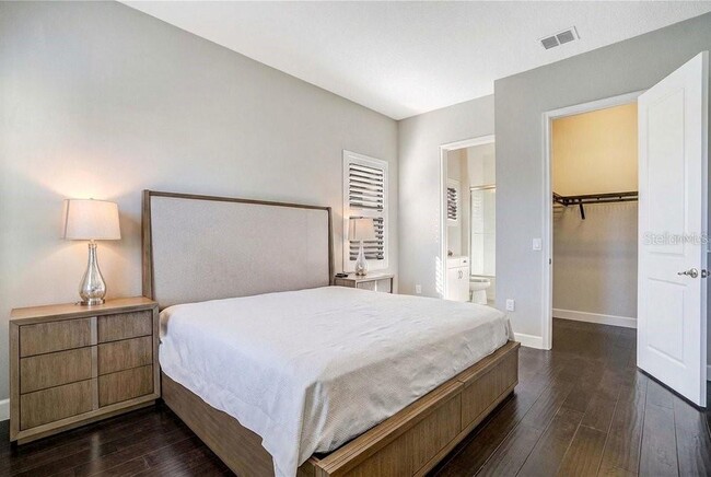 Building Photo - 8449 Via Vittoria Way
