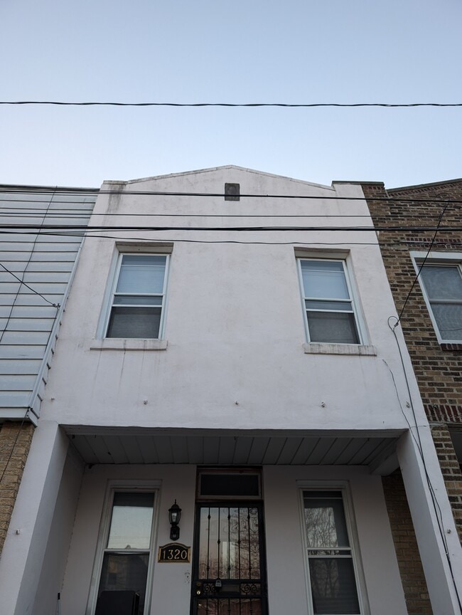 Building Photo - 1320 S Newkirk St