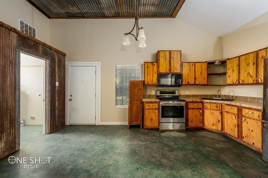 Building Photo - 542 McCartney Ln