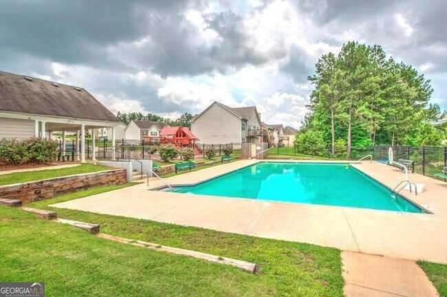 Building Photo - 5041 Lower Elm St