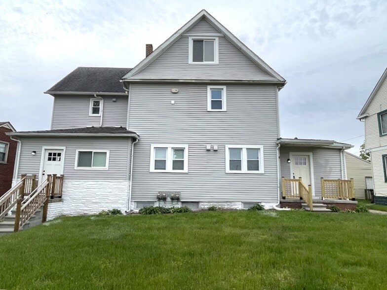 Primary Photo - 171 Davis St