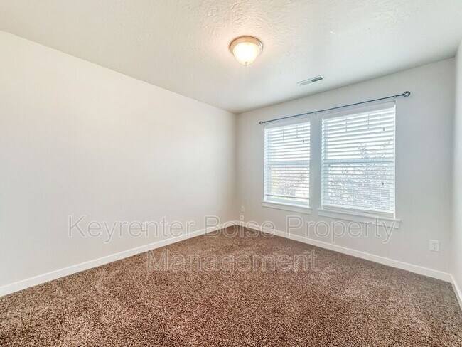 Building Photo - 4661 N Alester Ave