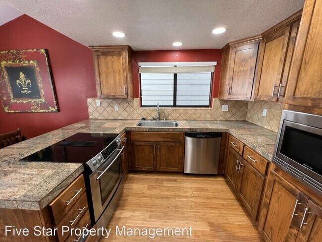 Building Photo - 3 br, 2 bath House - 2209 Chelmsford Dr