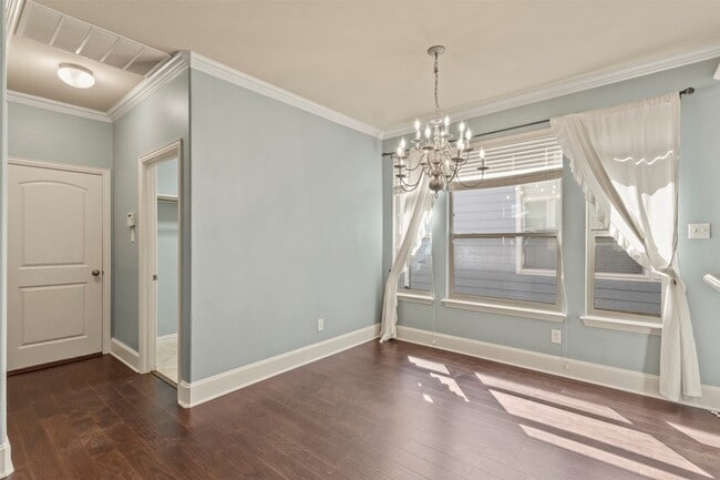 Building Photo - 2606 Kennedy Dr