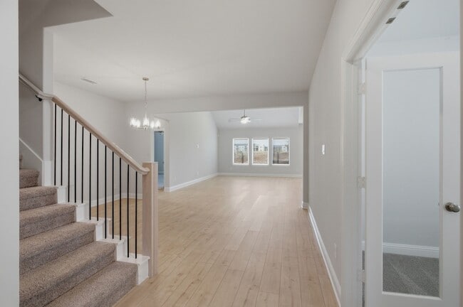 Building Photo - 1224 Redcoat Dr