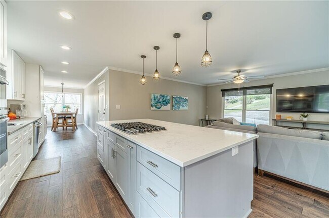 Building Photo - 691 Harbor Cove