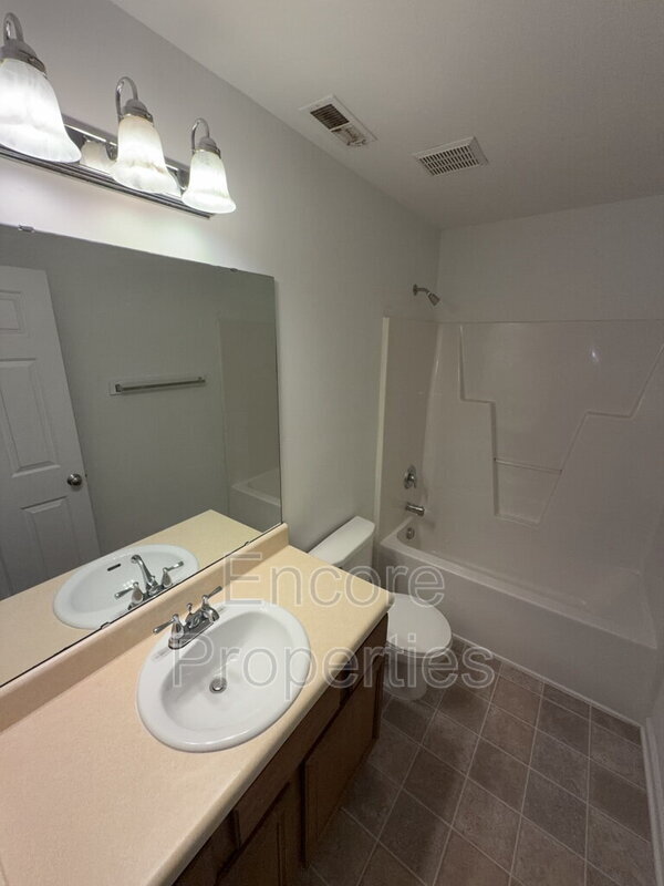 Building Photo - 4520 Shady Side Ln