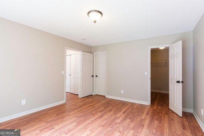 Building Photo - 2506 Venture Cir
