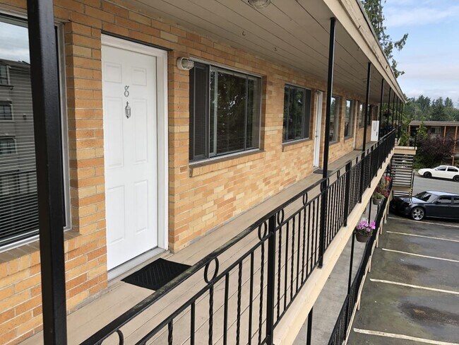 Primary Photo - Laurel Apartments - 2 bedrooms