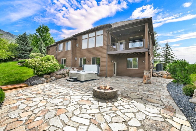 Building Photo - 3573 N Elkview Dr