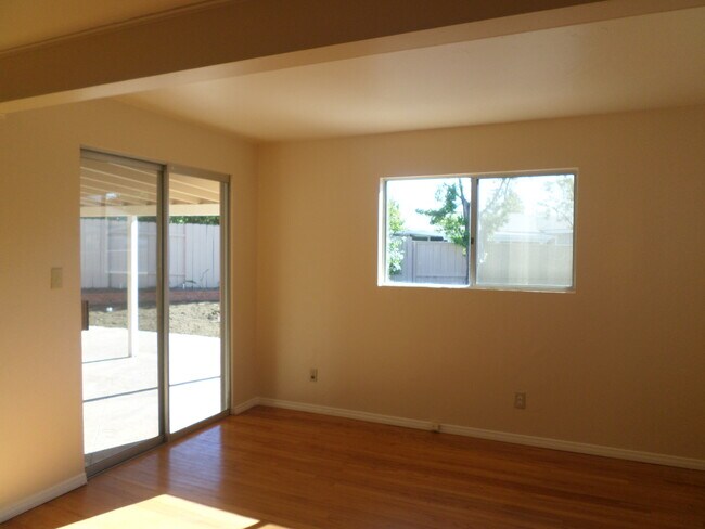 Building Photo - 3 bedroom Home in College Area Near SDSU!!