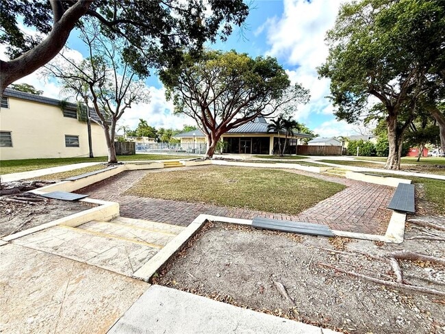 Building Photo - 8757 SW 137th Ave