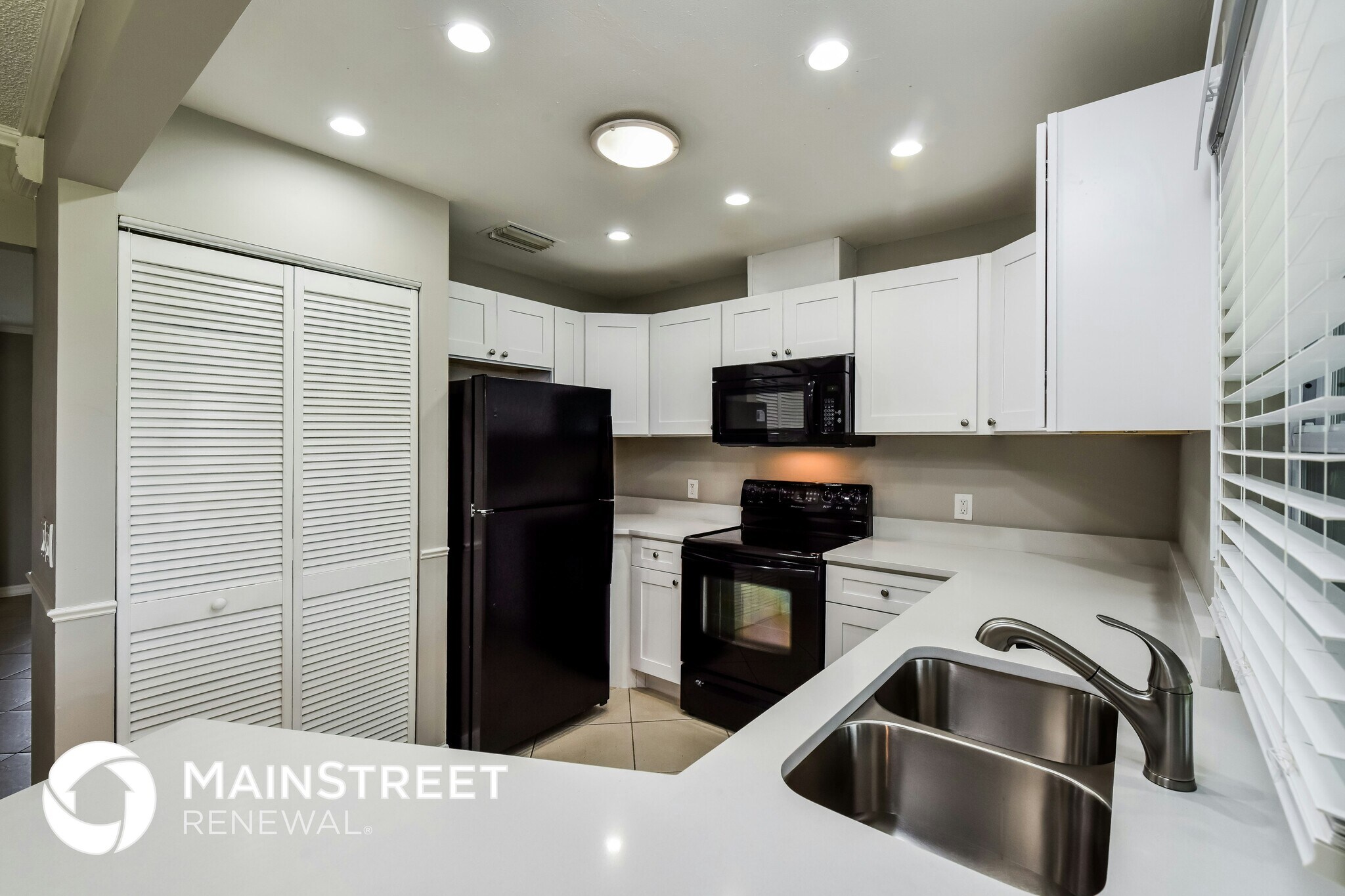 Building Photo - 1122 SE 17th St