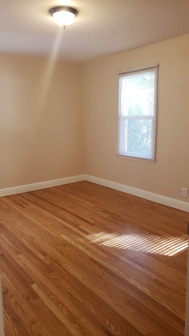 Building Photo - 3110 Oak St