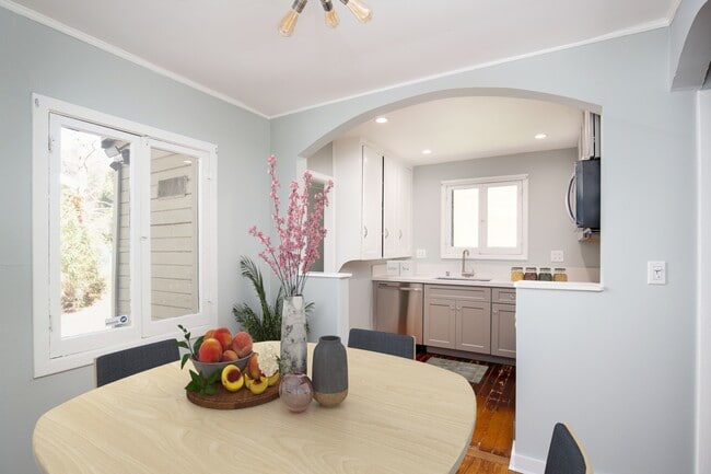 Kitchen - 453 E Sacramento St