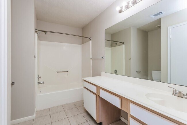 Building Photo - 28907 Binefield St