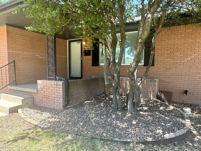 Building Photo - 3901 NW 56th St