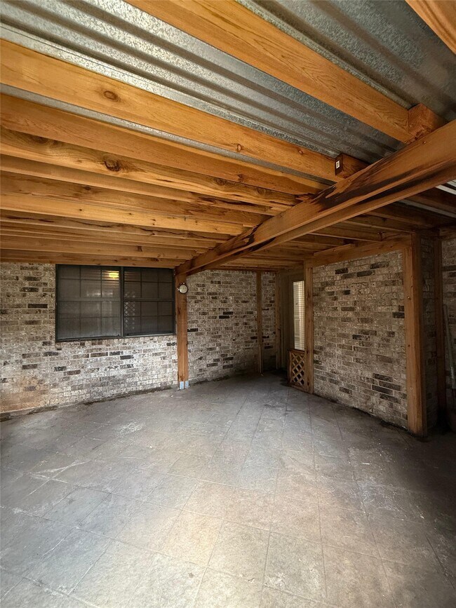 Building Photo - 1042 Cascade Creek Dr