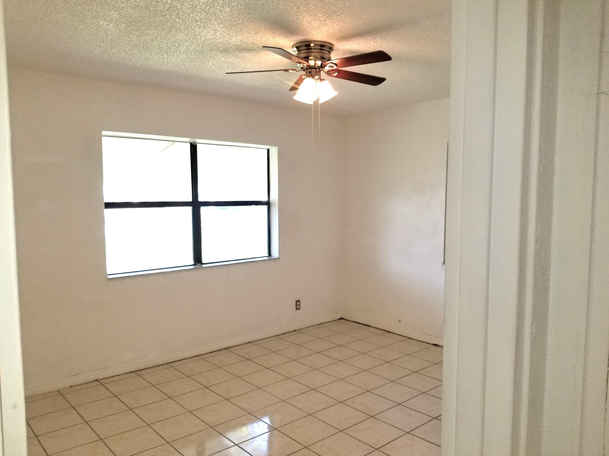 North Room - 2846 Van Buren St