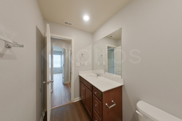 Building Photo - 101 Mayflower Cir