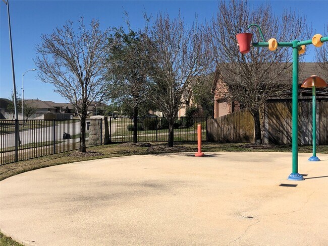 Building Photo - 25311 Saddlebrook Ranch Dr