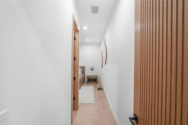 Building Photo - 1736 Cox Rd