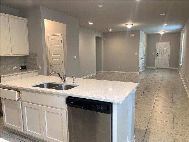 Building Photo - 241 Syrah Ct