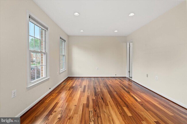 Building Photo - 6562 Sand Wedge Ct