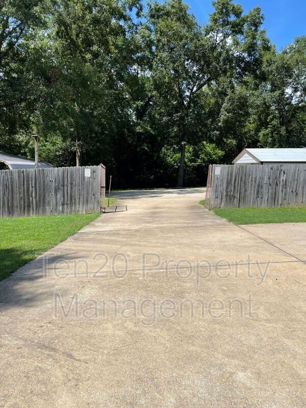 Building Photo - 4508 Auburn Rd