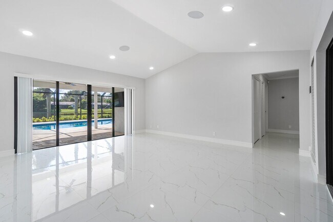 Building Photo - 3432 Pine Haven Cir