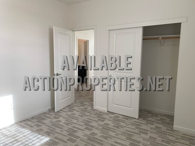 Building Photo - Solar ! Lennar Home - 3 Bed, 2.5 Bath -2 Car, Beautiful, Master Downstairs full of Modern Design ...