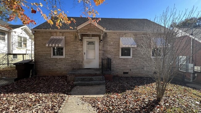 Primary Photo - 1203 Lexington Ave
