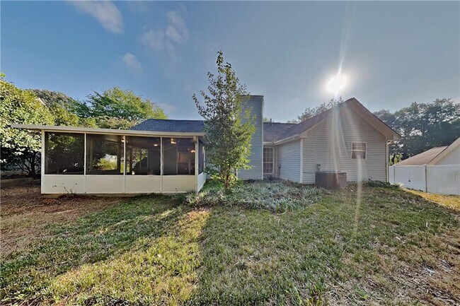 Building Photo - 679 Fernstone Trail