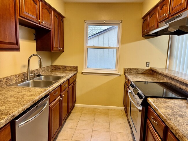 Building Photo - 845 Crashaw St