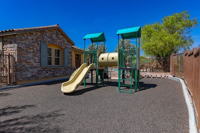 Building Photo - Nicely Upgraded Mountains Edge Gated Commu...
