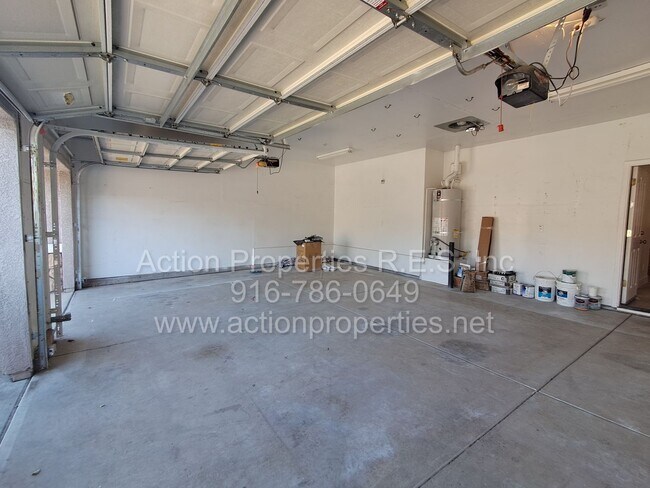 Building Photo - Action Properties R.E.S. Inc. Offering Beautiful Highland Park Single Story 3 Car, 4 Bedroom, Gar...