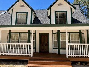 Building Photo - Spacious two-story home featuring 3 bedrooms and 2.5 baths